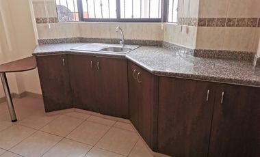 Casa de alquiler en la Urbanización La Romareda, 3 dormitorios.