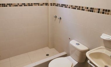 Casa de alquiler en la Urbanización La Romareda, 3 dormitorios.