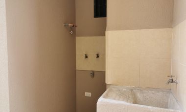 Casa de alquiler en la Urbanización La Romareda, 3 dormitorios.