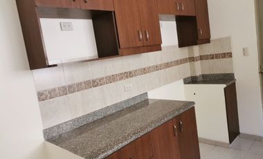 Casa de alquiler en la Urbanización La Romareda, 3 dormitorios.