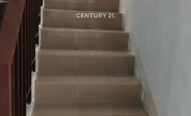 Rumah 2 Lantai JGC Cluster Yarra Full Renovasi Dan Semi Furnished