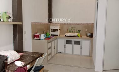 Rumah 2 Lantai JGC Cluster Yarra Full Renovasi Dan Semi Furnished