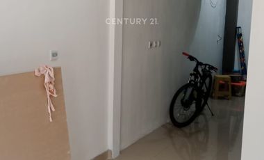 Rumah 2 Lantai JGC Cluster Yarra Full Renovasi Dan Semi Furnished