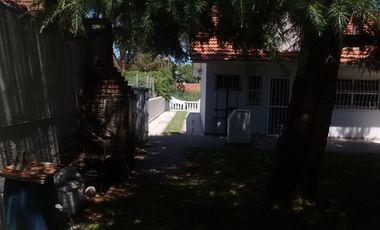 LATORRE PROP. VENDE CHALET DE 3 AMB CON GARAJE Y AMPLIO PARQUE - RETASADO...