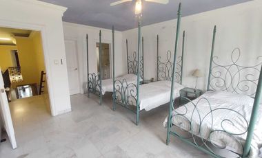 CASA EN VENTA CON ALBERCA Y AMPLIO JARDIN Y PATIO COL. FLORES MAGON VERACRUZ,VER