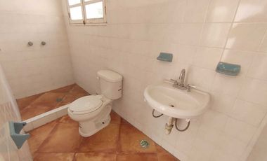 CASA EN VENTA CON ALBERCA Y AMPLIO JARDIN Y PATIO COL. FLORES MAGON VERACRUZ,VER