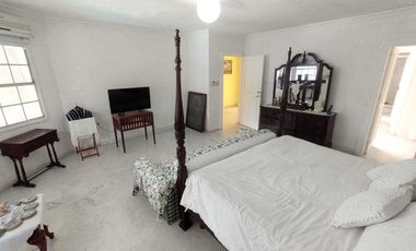 CASA EN VENTA CON ALBERCA Y AMPLIO JARDIN Y PATIO COL. FLORES MAGON VERACRUZ,VER