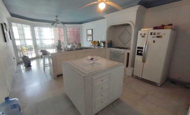 CASA EN VENTA CON ALBERCA Y AMPLIO JARDIN Y PATIO COL. FLORES MAGON VERACRUZ,VER