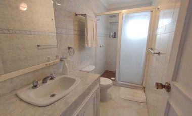 CASA EN VENTA CON ALBERCA Y AMPLIO JARDIN Y PATIO COL. FLORES MAGON VERACRUZ,VER