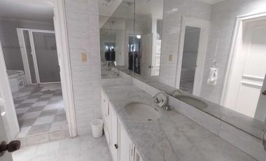 CASA EN VENTA CON ALBERCA Y AMPLIO JARDIN Y PATIO COL. FLORES MAGON VERACRUZ,VER