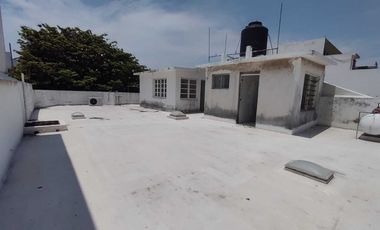 CASA EN VENTA CON ALBERCA Y AMPLIO JARDIN Y PATIO COL. FLORES MAGON VERACRUZ,VER