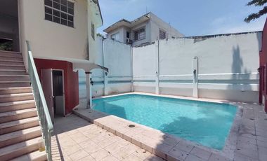 CASA EN VENTA CON ALBERCA Y AMPLIO JARDIN Y PATIO COL. FLORES MAGON VERACRUZ,VER