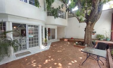 CASA EN VENTA CON ALBERCA Y AMPLIO JARDIN Y PATIO COL. FLORES MAGON VERACRUZ,VER