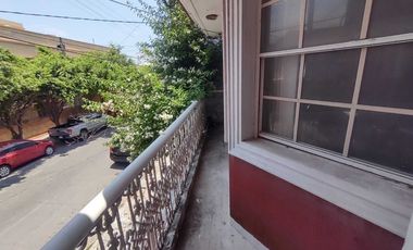 CASA EN VENTA CON ALBERCA Y AMPLIO JARDIN Y PATIO COL. FLORES MAGON VERACRUZ,VER