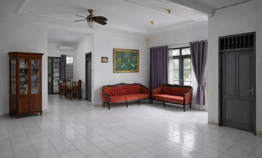 Properti Komersial Jalan Raya Sawangan Depok - Rumah & Tempat Usaha di Samping SPBU AKR BP