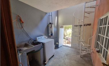 CASA CAMICHINES CON JARDIN ESQ. PRIMAVERA, LOS ARCOS JIQUILPAN MICH