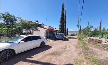 CASA CAMICHINES CON JARDIN ESQ. PRIMAVERA, LOS ARCOS JIQUILPAN MICH