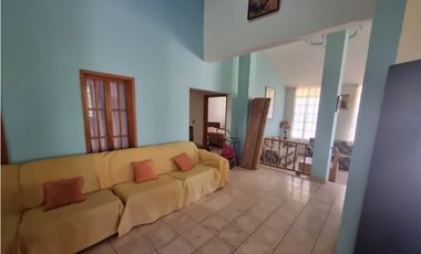 CASA CAMICHINES CON JARDIN ESQ. PRIMAVERA, LOS ARCOS JIQUILPAN MICH