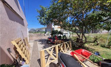 CASA CAMICHINES CON JARDIN ESQ. PRIMAVERA, LOS ARCOS JIQUILPAN MICH