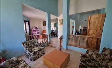 CASA CAMICHINES CON JARDIN ESQ. PRIMAVERA, LOS ARCOS JIQUILPAN MICH