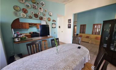 CASA CAMICHINES CON JARDIN ESQ. PRIMAVERA, LOS ARCOS JIQUILPAN MICH