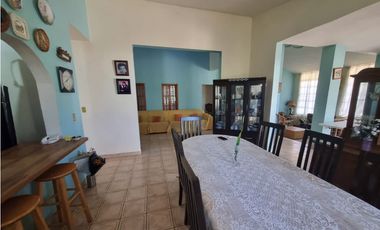 CASA CAMICHINES CON JARDIN ESQ. PRIMAVERA, LOS ARCOS JIQUILPAN MICH