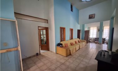 CASA CAMICHINES CON JARDIN ESQ. PRIMAVERA, LOS ARCOS JIQUILPAN MICH