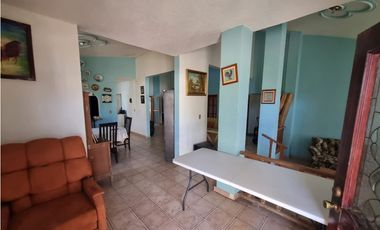 CASA CAMICHINES CON JARDIN ESQ. PRIMAVERA, LOS ARCOS JIQUILPAN MICH