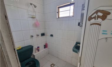 CASA CAMICHINES CON JARDIN ESQ. PRIMAVERA, LOS ARCOS JIQUILPAN MICH