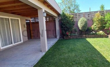 Se arrienda casa en Víctor Troncoso Cdm. cerrado