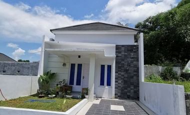 Rumah minimalis modern dalam cluster dekat pusat kota Jogja