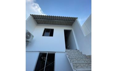 SE VENDE CASA EN BARRIO EL RECREO DE MONTERA