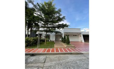 SE VENDE CASA EN BARRIO EL RECREO DE MONTERA