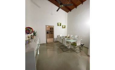 SE VENDE CASA EN BARRIO EL RECREO DE MONTERA