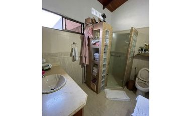 SE VENDE CASA EN BARRIO EL RECREO DE MONTERA