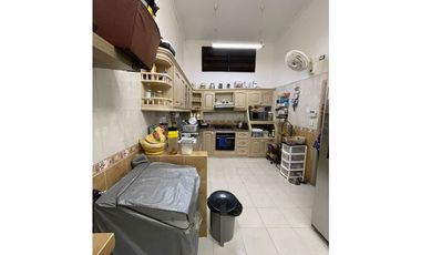 SE VENDE CASA EN BARRIO EL RECREO DE MONTERA