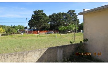 CASA CON FRENTE A 2 CALLES