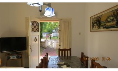 CASA CON FRENTE A 2 CALLES