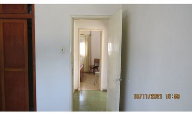 CASA CON FRENTE A 2 CALLES