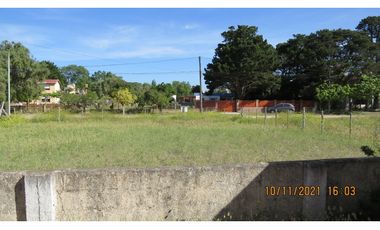 CASA CON FRENTE A 2 CALLES