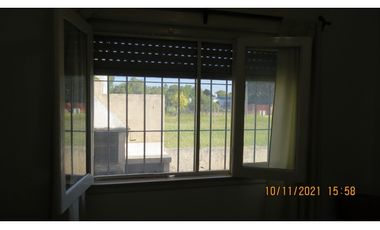 CASA CON FRENTE A 2 CALLES