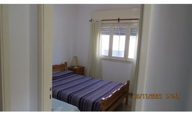 CASA CON FRENTE A 2 CALLES