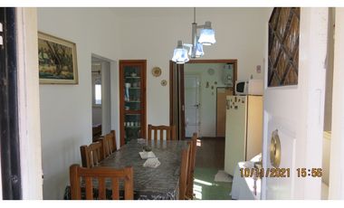 CASA CON FRENTE A 2 CALLES