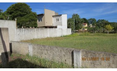 CASA CON FRENTE A 2 CALLES
