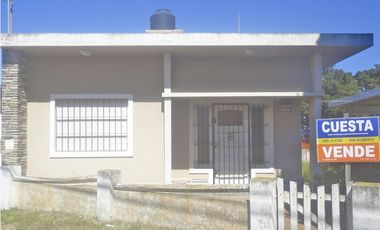 CASA CON FRENTE A 2 CALLES