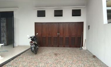 Rumah 2 lantai dan siap huni luas 14x25 350m2 type 5KT Taman Modern Cakung