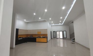 Rumah 2 lantai dan siap huni luas 14x25 350m2 type 5KT Taman Modern Cakung