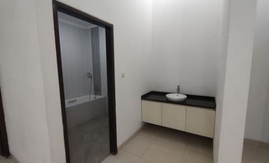 Rumah 2 lantai dan siap huni luas 14x25 350m2 type 5KT Taman Modern Cakung
