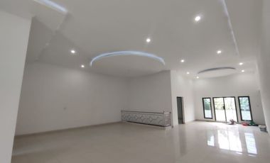 Rumah 2 lantai dan siap huni luas 14x25 350m2 type 5KT Taman Modern Cakung