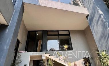 CASA EN VENTA EN LOMAS ALTAS!